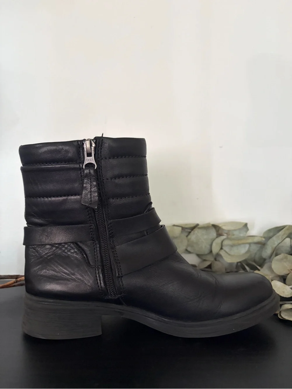 N/A classic black